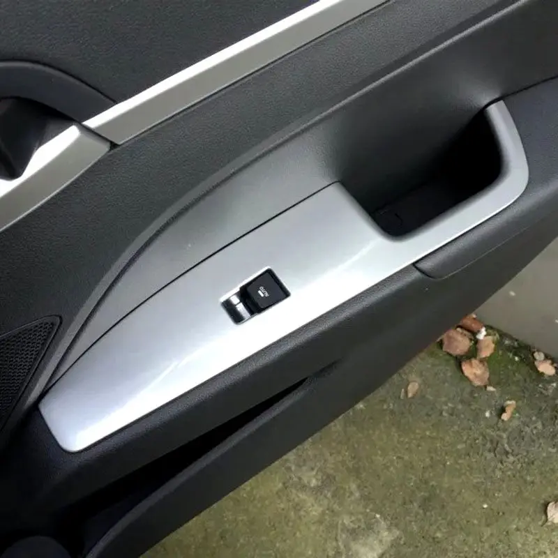 Хромированная накладка на подлокотник для внутренней двери Hyundai Elantra 2016 / Avante 2015 4