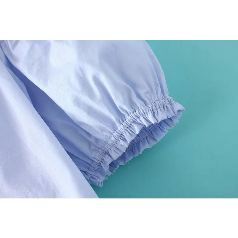 Женская блузка летняя с коротким рукавом и вырезом лодочкой синего цвета 2 вида