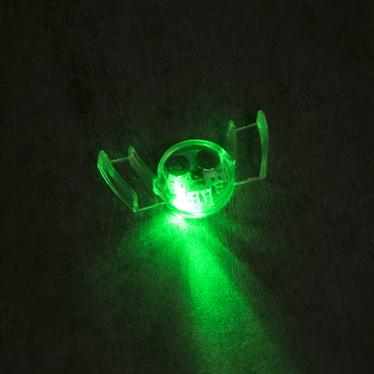 светящаяся капа для зубов. светящиеся игрушки зубы. светяшки для зубов. серьги светящиеся в темноте. Flashlight рот.
