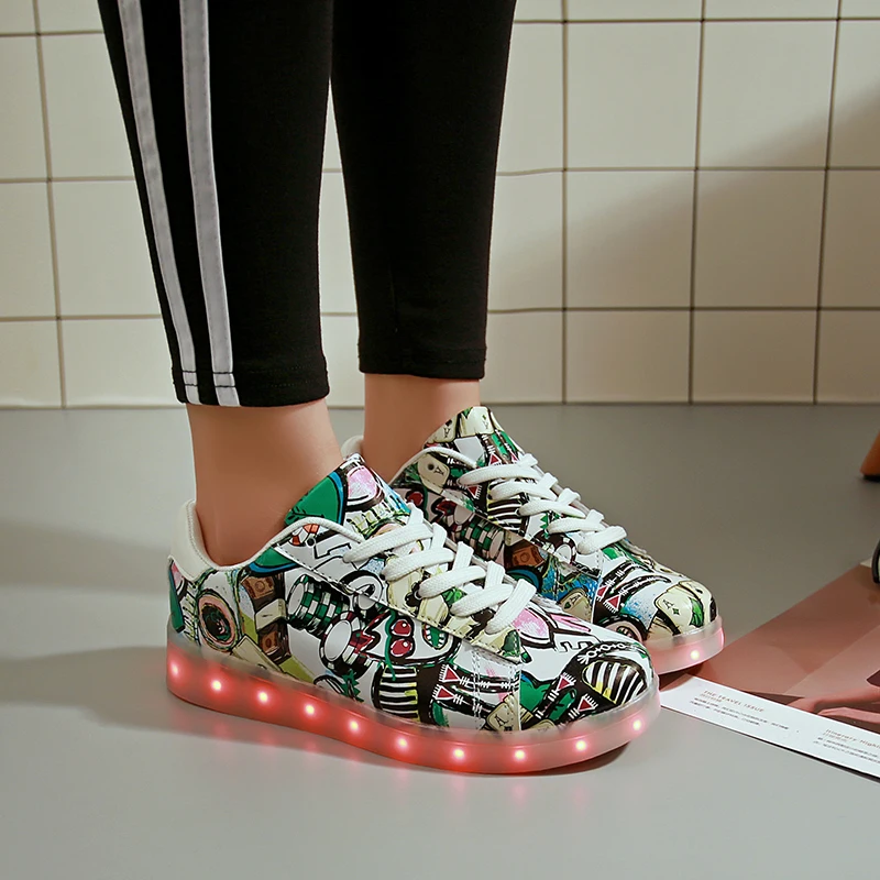 7ipupas Colorful Luminous sneakers Unisex led shoe boy with lighted sole for kids light up shoe girl Glowing Usb charge sneakers