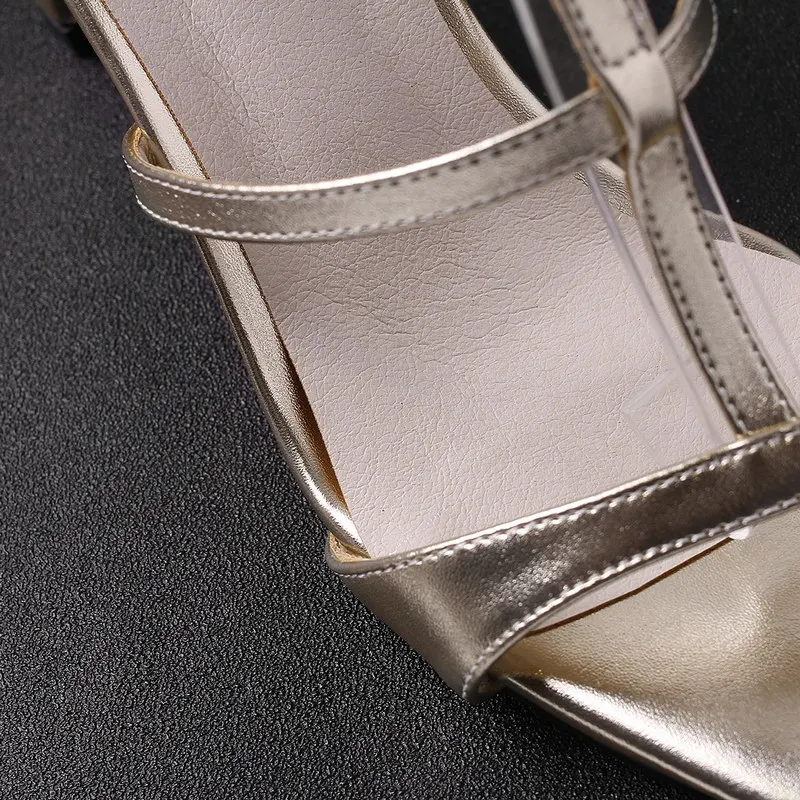 Летние женские сандалии на высоком квадратном каблуке с открытым носком модные