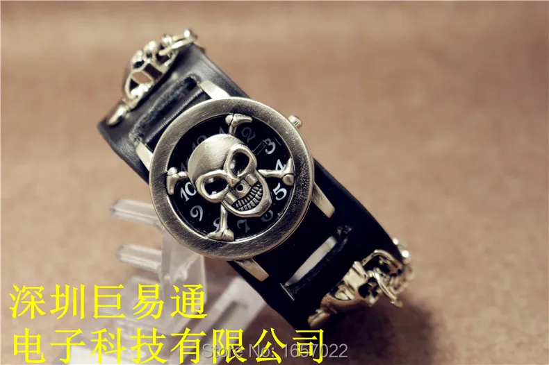 Мужские и женские модные наручные часы в стиле панк с черепом браслетом ретро