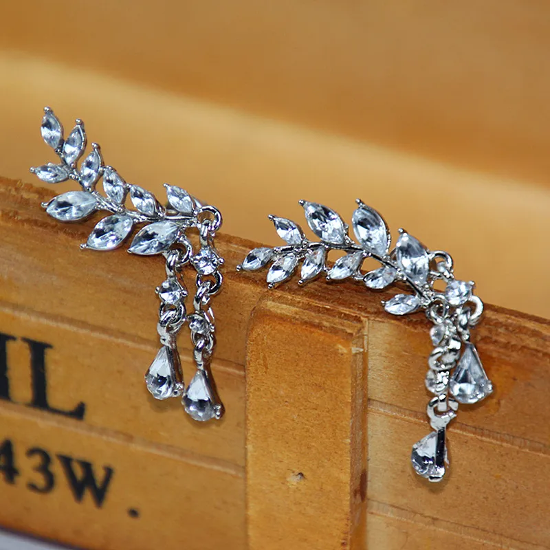 Женские серьги-капельки с кристаллами Серебристые/Золотые листом e0106 | Украшения