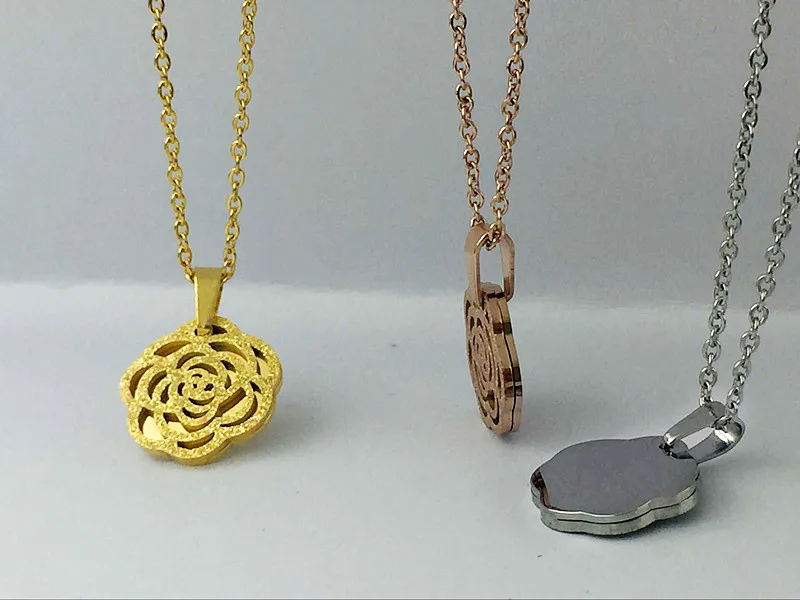 Женская подвеска с цветком камелии розовое золото вечерние украшения для