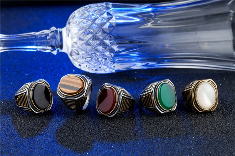 Винтажное овальное кольцо из красного/черного/зеленого/белого оникса мужское