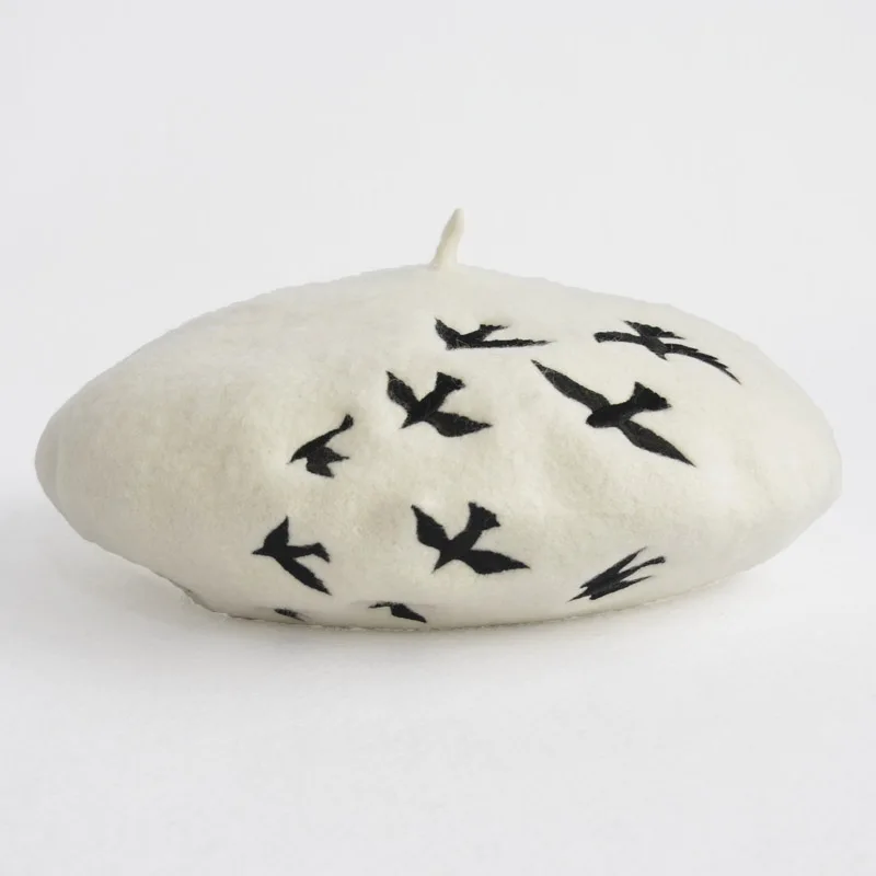 Повседневный женский берет с принтом ласточки Черный вышивкой 100% шерсть Кепка