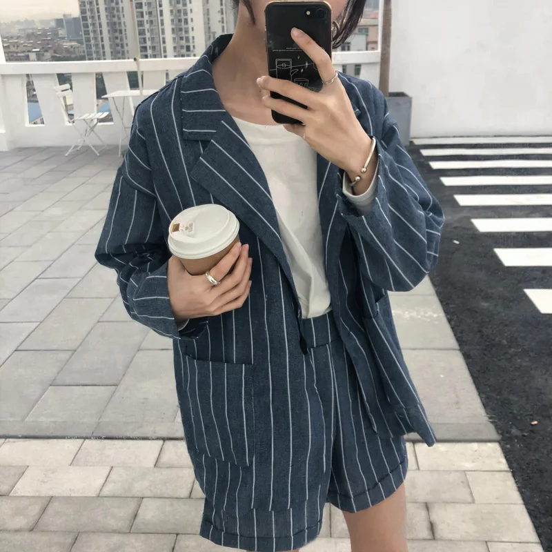 2019 Real Shot Spring New Loose Striped Jacket Small Suit Female + Wild Shorts Two-piece |