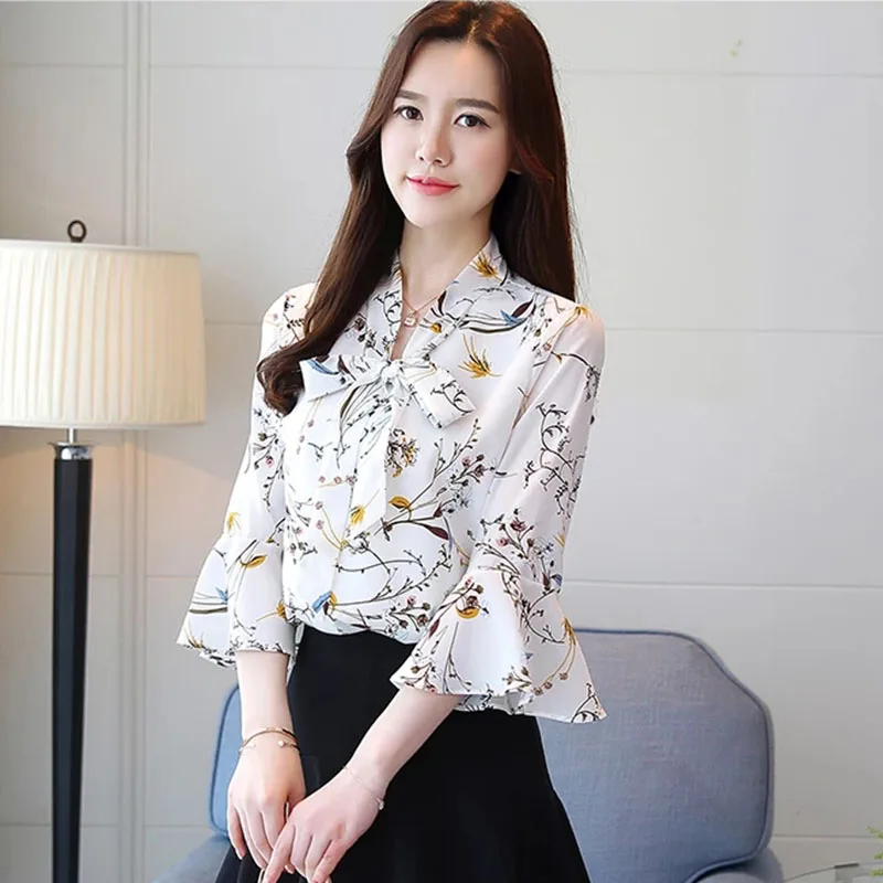 Женская шифоновая блузка с принтом Расклешенным рукавом и V-образным вырезом |