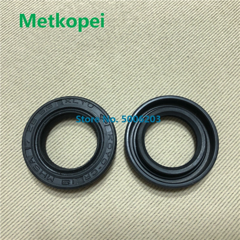 motorcycle scooter ATV high quality 17*28*5.5mm 17x28x5.5mm oil seal with spring for spare parts | Автомобили и мотоциклы