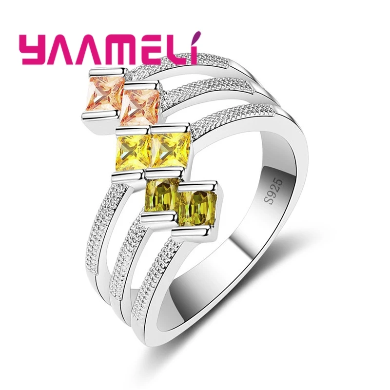 

Кольцо женское из серебра 925 пробы, с разноцветными фианитами и кристаллами