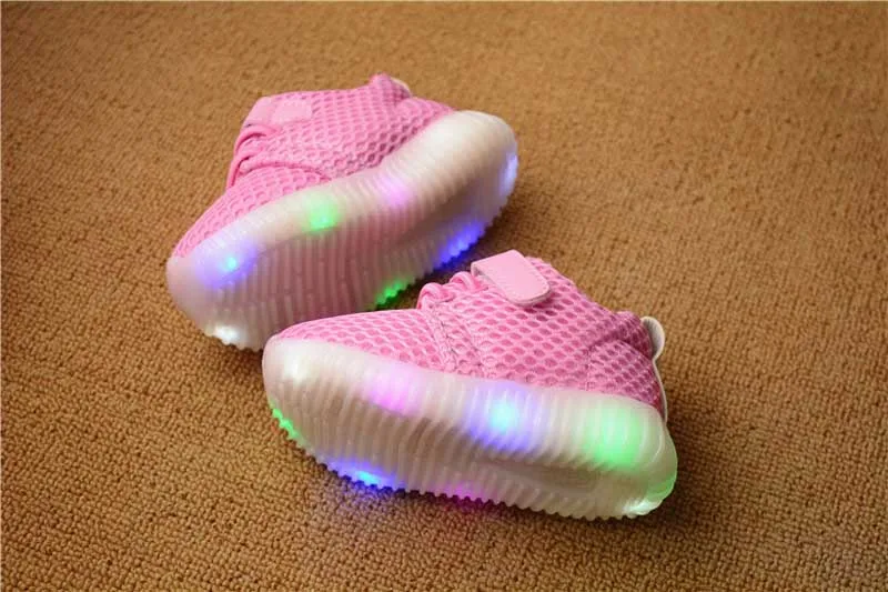 Детская обувь Новинка 2017 года модная детская с подсветкой Светодиодный