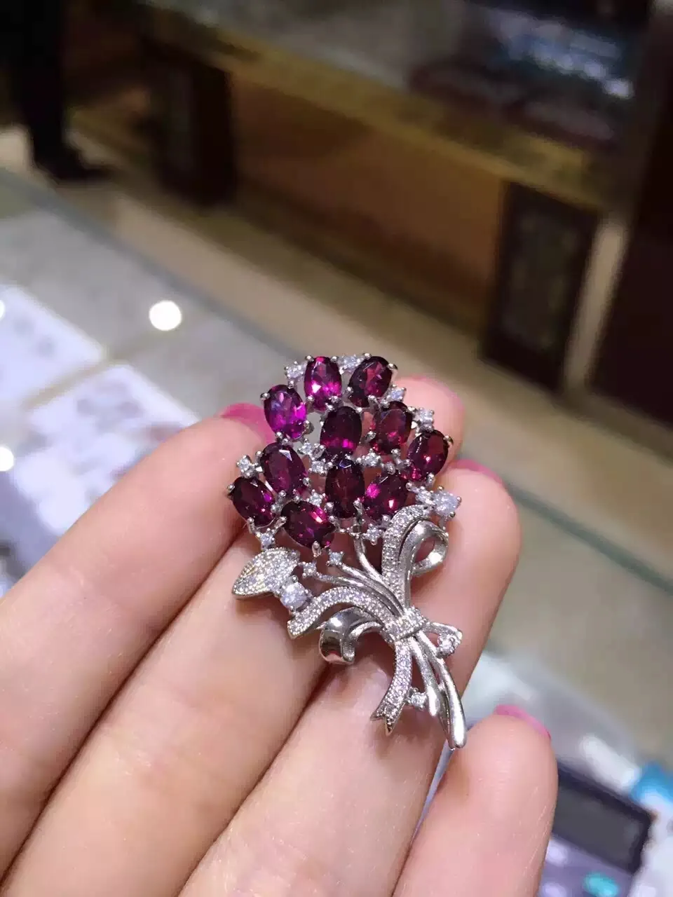 

Natural red garnet brooch S925 silver Natural gemstone brooch Pendant trendy Elegant flowers women two wears party jewelry