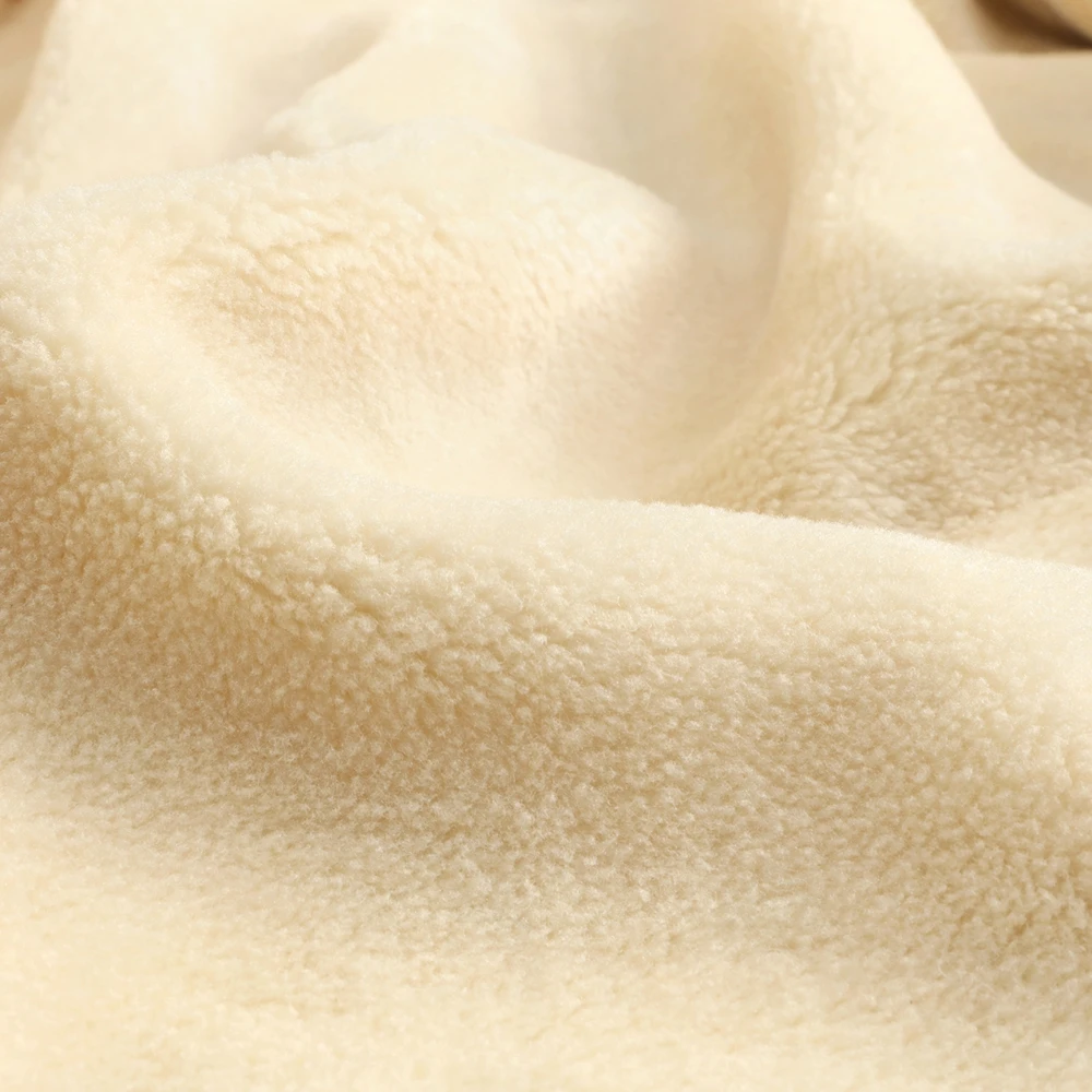 Куртка мужская зимняя ветрозащитная с капюшоном однотонная |