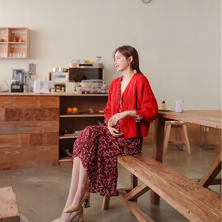 Colorfaith Korean Style Women's Sweater Autumn Winter 2019 Red V-Neck Cardigans Casual Solid Single Breasted Loose Tops SW358 |