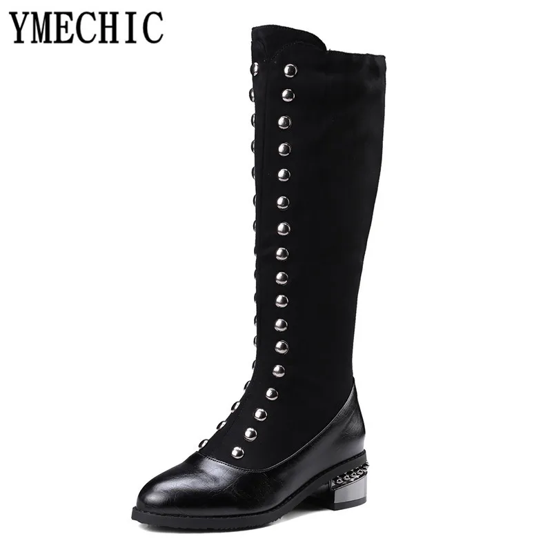 YMECHIC/Женская обувь черного цвета с заклепками сапоги до колена из флока на