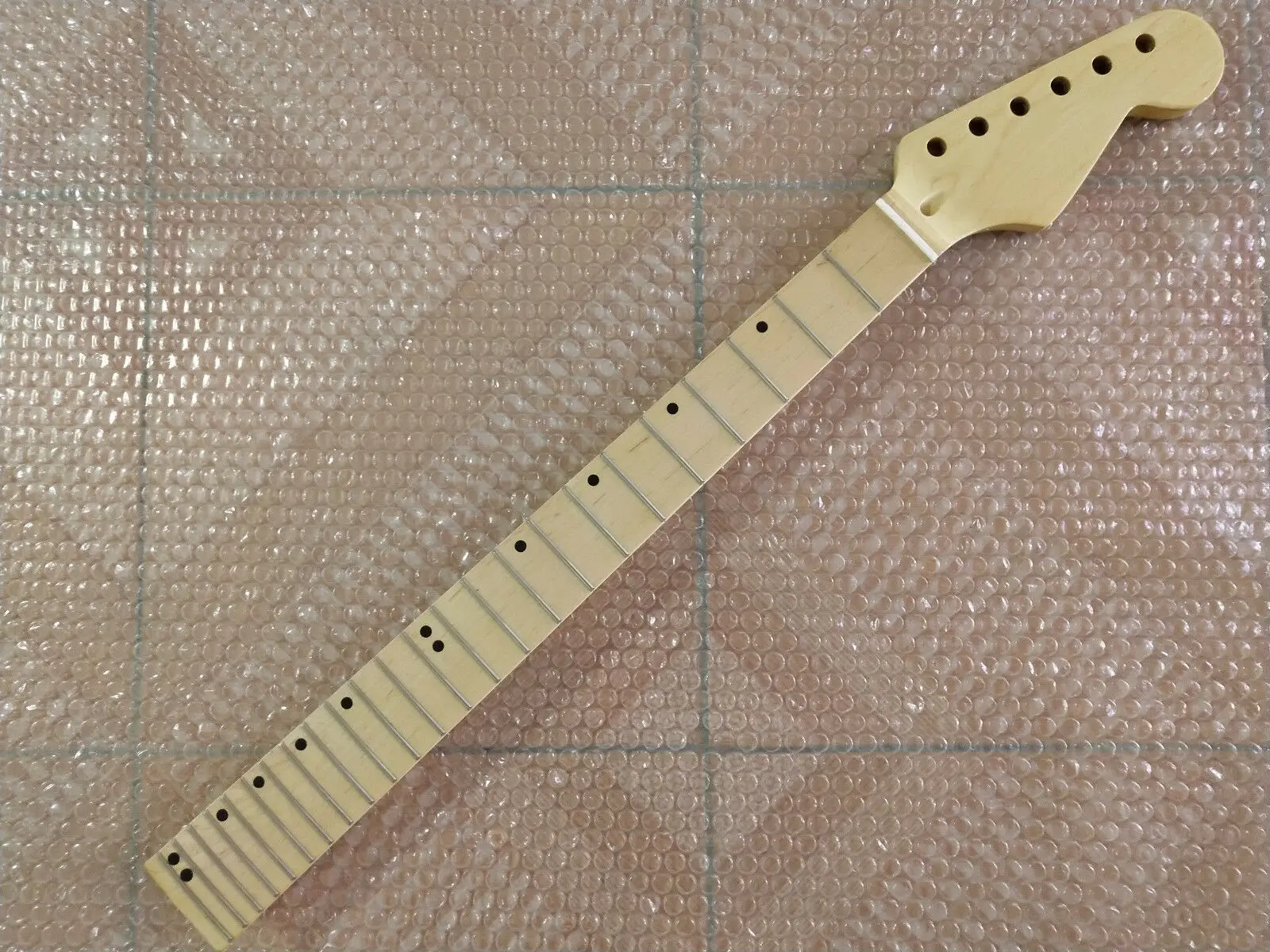 

JI YIN 24 frets Maple Neck maple Fingerboard for ST style Electric Guitar neck