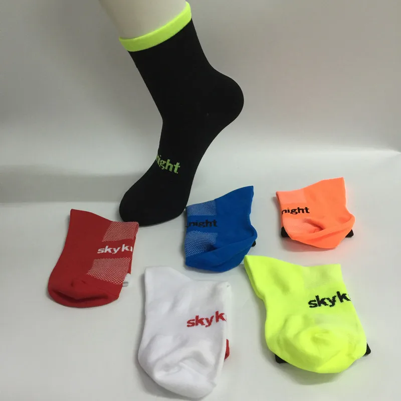 SKY Рыцарь Высокая эластичность Велоспорт носки Спорт на открытом воздухе износостойкие носки устраняет неприятный запах, пропускает воздух велосипедные носки