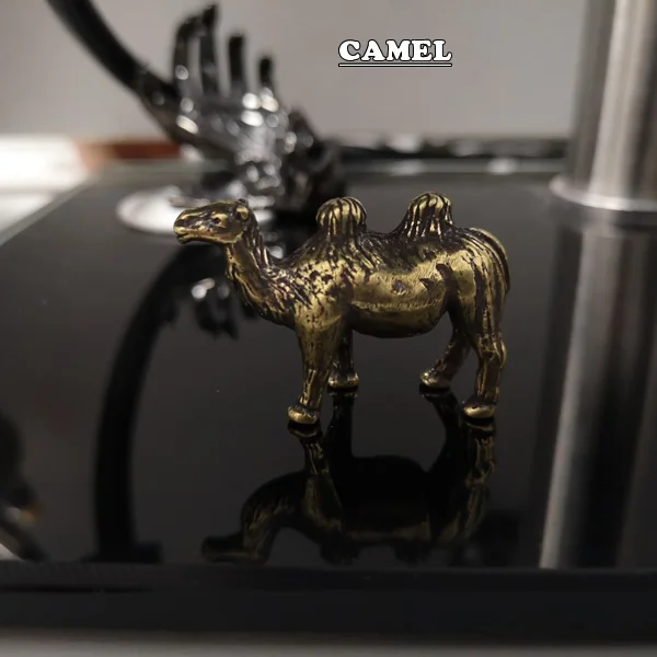 Camel Мини ретро латунный животный Статуэтка медный верблюд украшение стола орнамент домашний офисный стол Декоративная скульптура карманная ручная игрушка подарок - Цвет: Camel