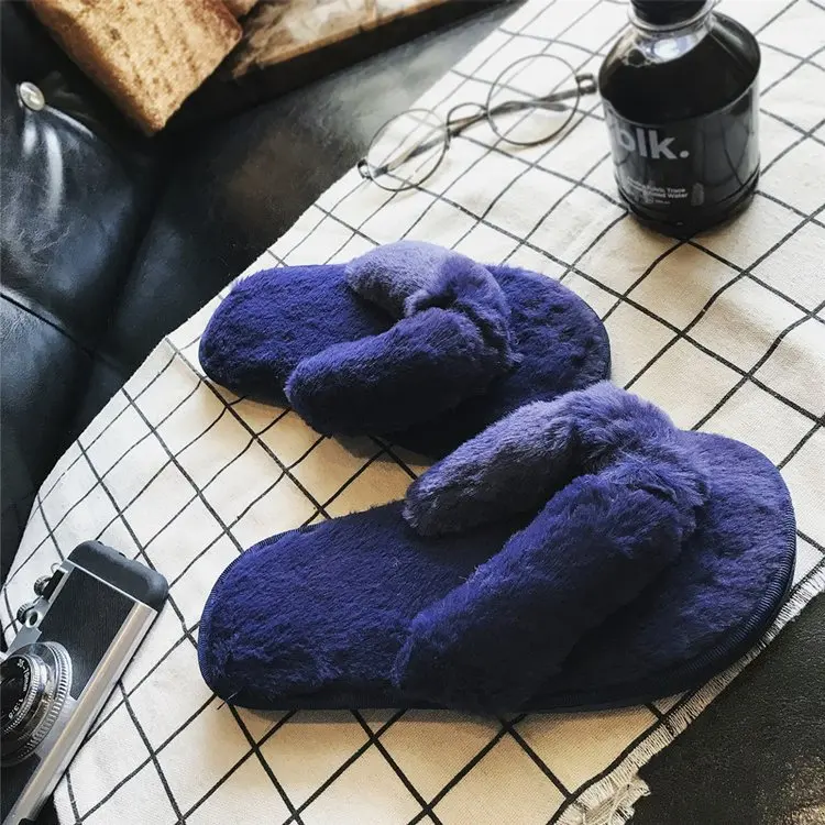 blue Домашние тапочки; женские зимние Вьетнамки; Модные женские теплые шлепанцы с искусственным мехом; повседневные домашние пушистые шлепанцы; цвет розовый; большие размеры 36-41 - Цвет: blue