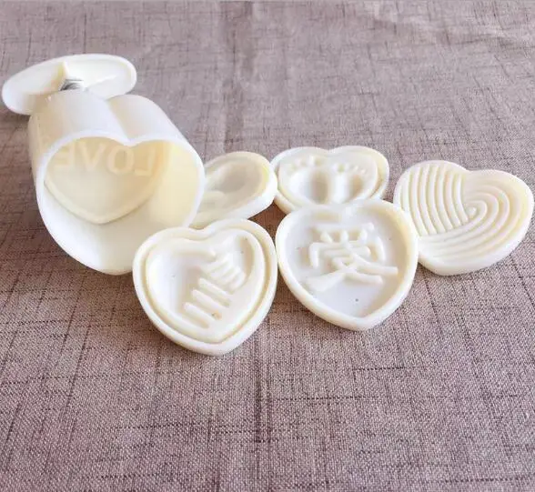 50g 3D flower love moon cake mold 1 barrel + 6 stamp set hand pressure soft candy DIY baking accessories | Дом и сад