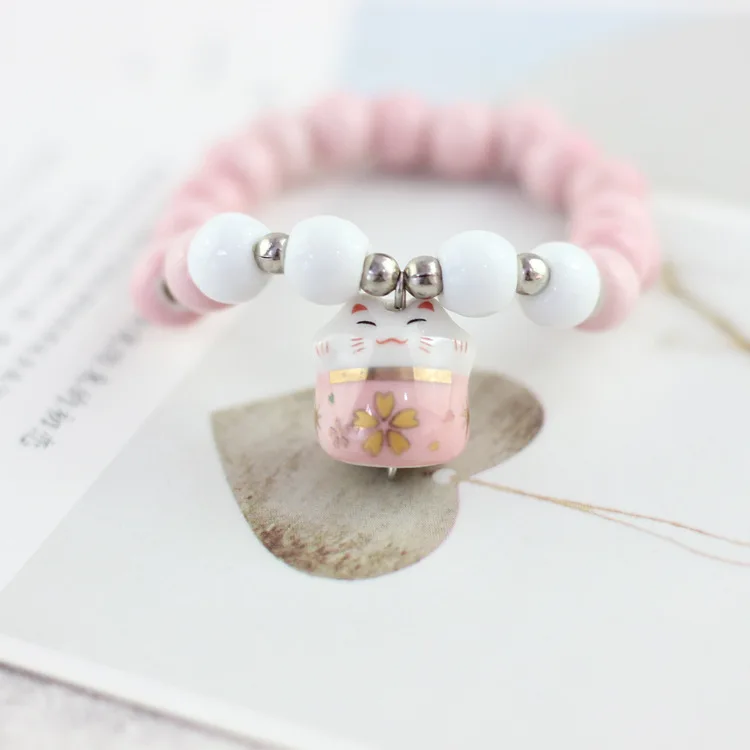 Браслеты и обручи с бусинами в виде кошки на удачу из натурального камня милые