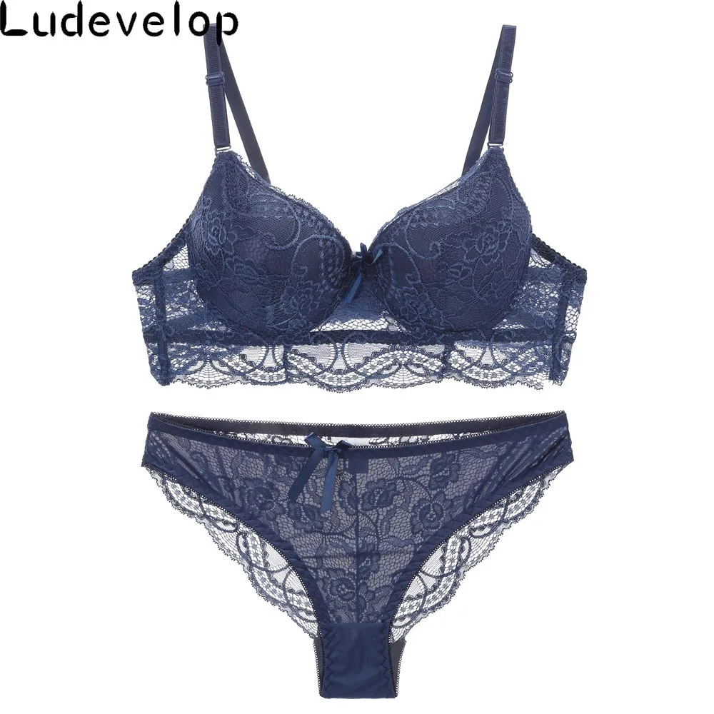 Комплект женского нижнего белья из прозрачного кружевного бюстгальтера и