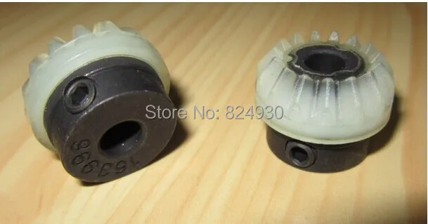 

Lower Horizontal Shaft Gear for Singer #163996