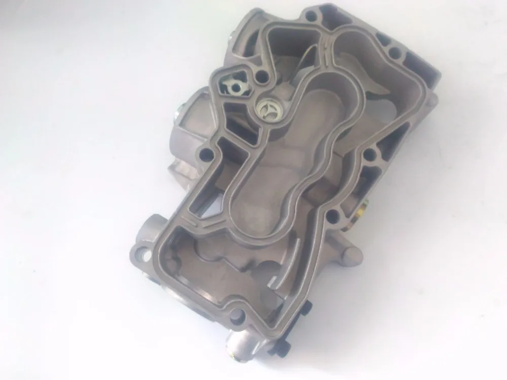 Крышка масляного радиатора двигателя EC210 D6E для Deutz BF4M2012 Экскаватора Volvo 21099784|oil