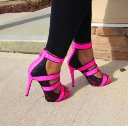 Модные женские пикантные босоножки с вырезами и неоновыми ремешками сетчатые