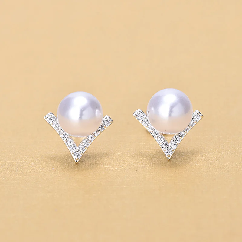 

New Fresh Elegant Silver Color Crystal Earrings Round Simulated Pearl V Shape Stud Earrings
