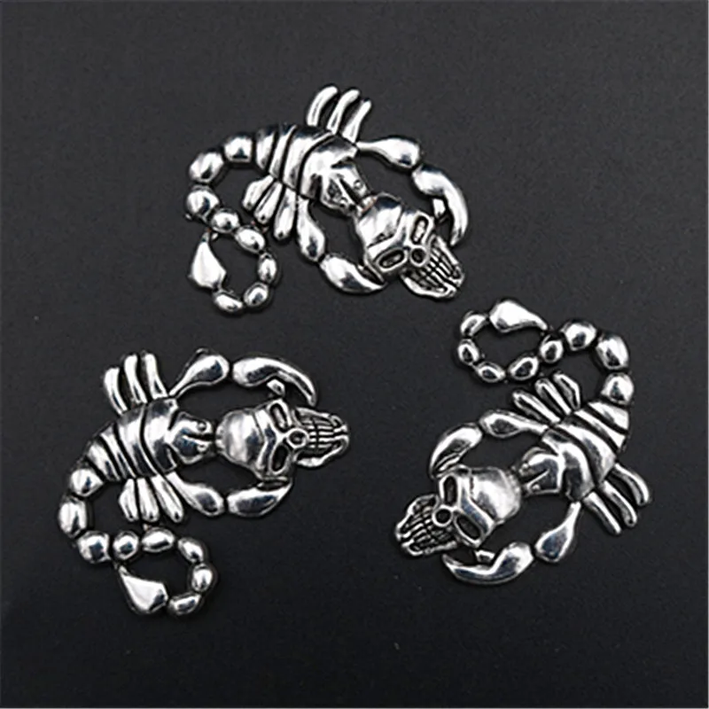

8pcs Silver Plated Metal Scorpion King Skeleton Charm Halloween Punk Necklace Bracelet DIY Metal Jewelry Pendants 38*32mm A1552