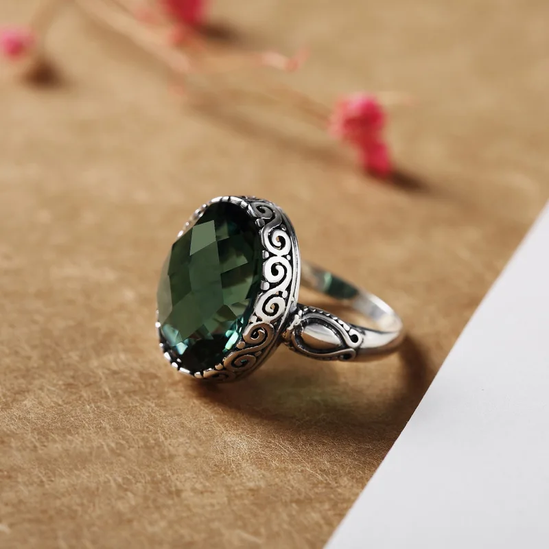 Женское кольцо из серебра 100% пробы с зеленым кристаллом | Украшения и аксессуары