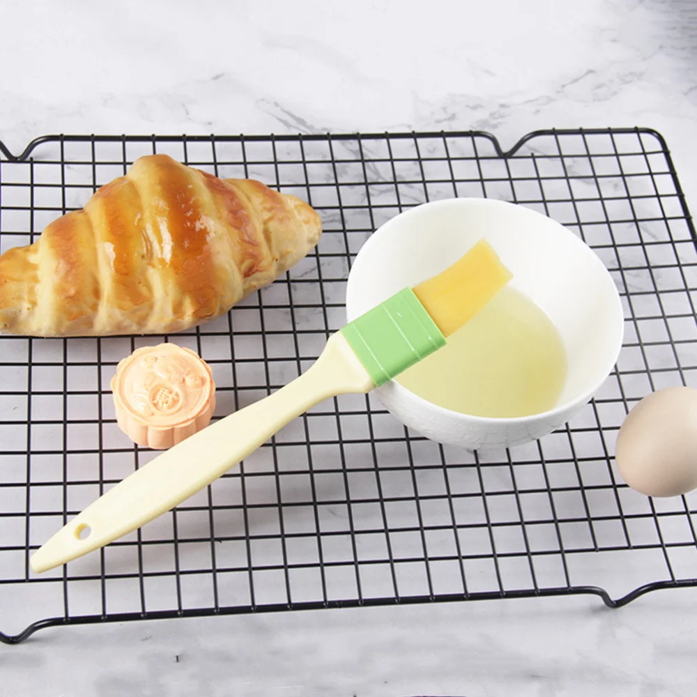

3Pcs Barbecue Baking Brush Kitchen Grill Oil Brushes Practical Cooking Tool for Meat Cakes Pastries (Size + Size +
