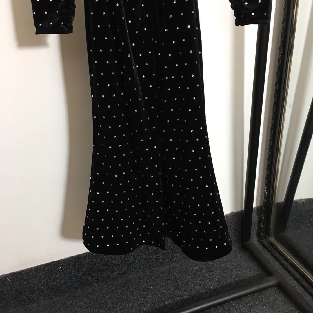 

Hoge Kwaliteit Luxe Herfst En Lente Vrouwen Goud Fluwelen Hele Lichaam Hot Boren Halter Jurk Feestjurk