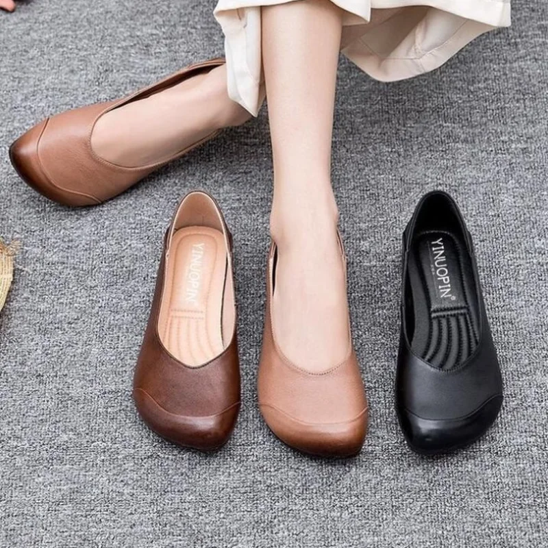 

2021 New Comfortable Spring Autumn Women Slip on Shoes Black Loafers Comfort Flats Grandmother Shoes Brown Sneaker Plus Size Hot