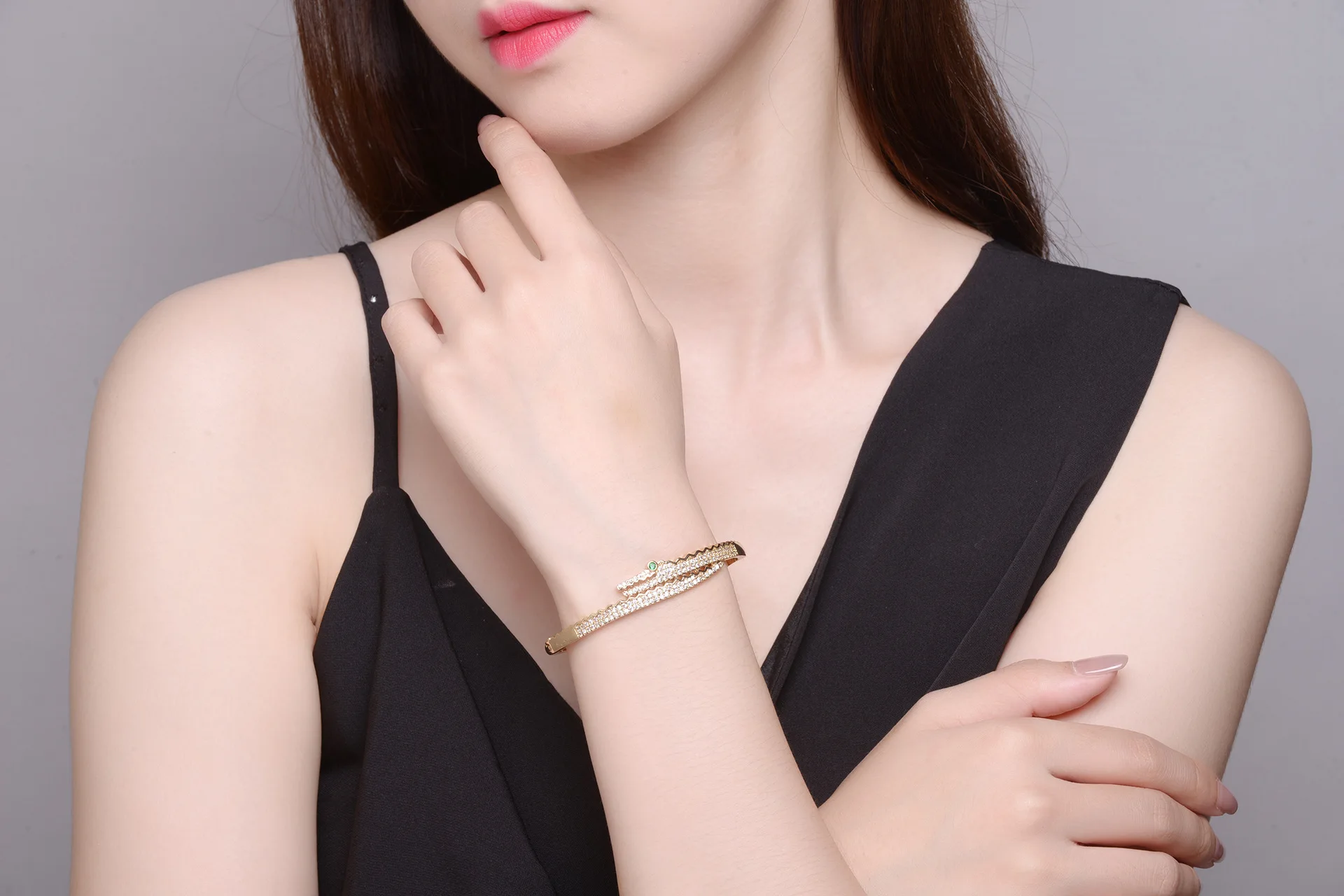 

2021 New Luxury Gold Silver Color Wedding Bracelet Bangle for Women Anniversary Gift Jewelry Wholesale S6274