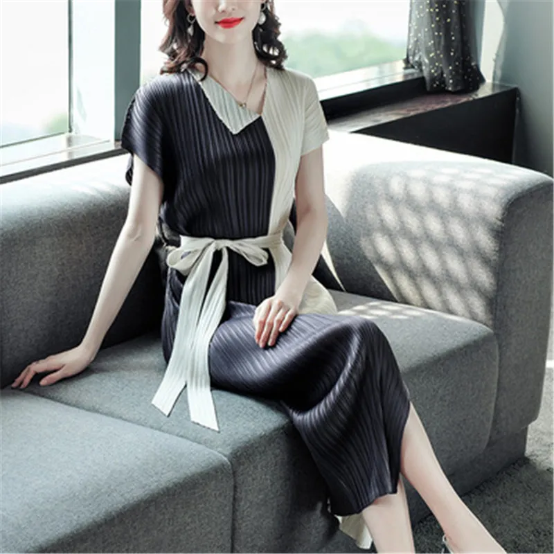 

Miyake женские сезон весна-лето платье из новой коллекции Женская мода сочетающихся цветов Свободные и тонким коротким рукавом темперамент пл...