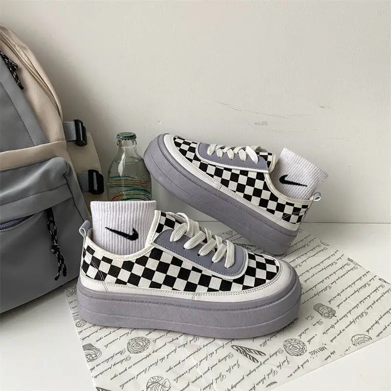 

Женские кроссовки в стиле «Лолита», черно-белые повседневные кроссовки на платформе, тестированная Вулканизированная обувь на плоской под...