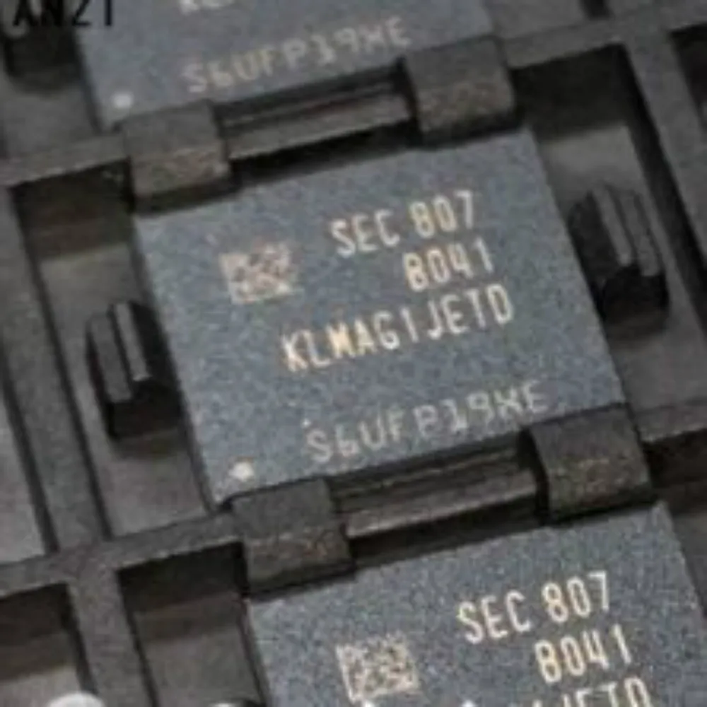 

Фонарь KLMAG1JETD BGA Новый
