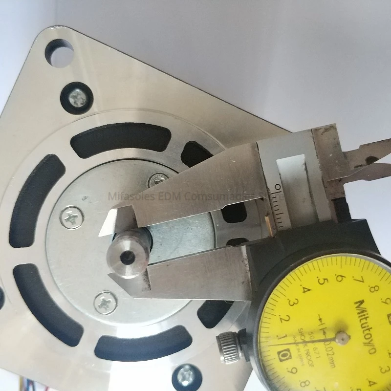 Детали EDM проволочной резки 90BF006 Шаговый двигатель 24 В 3 А Пятифазный десять тактов 6 проводов для станка с ЧПУ.