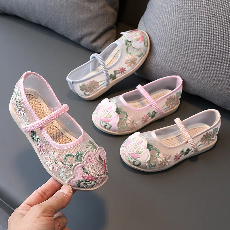 

Girls Floral Pink Sandals Transparent Cloth Embossed Embroidery Flower Children Shoes Baby Girls Summer Sandals Dance Shoes