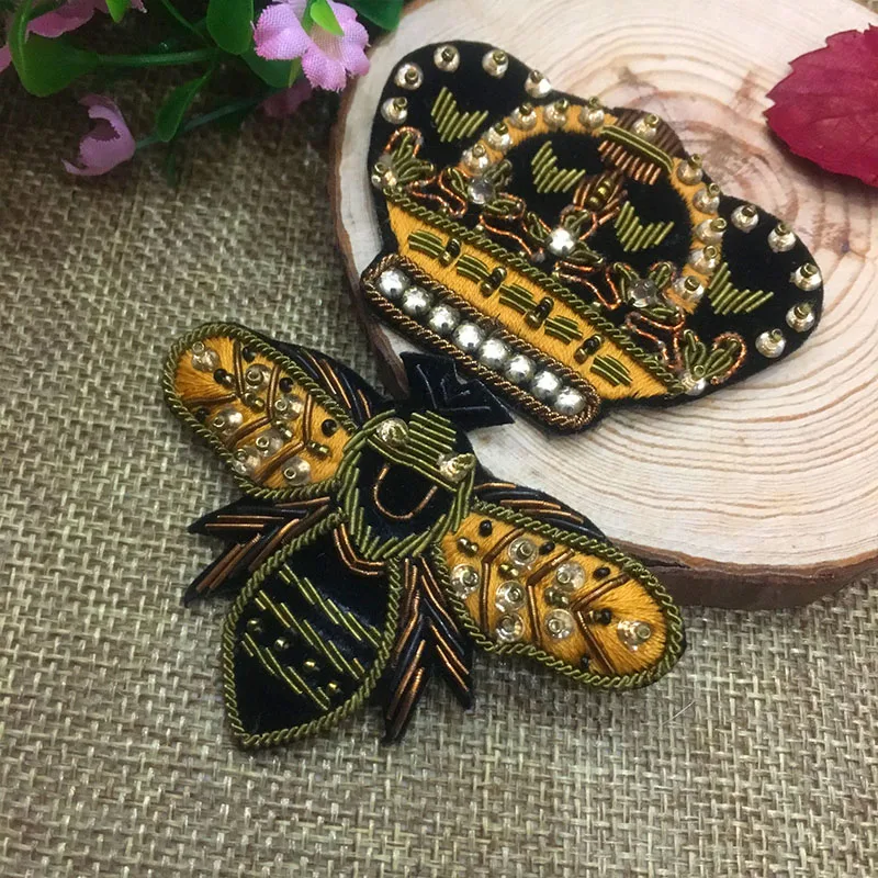 

Badge For Cloth/ Bag Crown Bee With Diamonds Hand-Embroidered Personality Fashion Creative Design Clothing Chapter