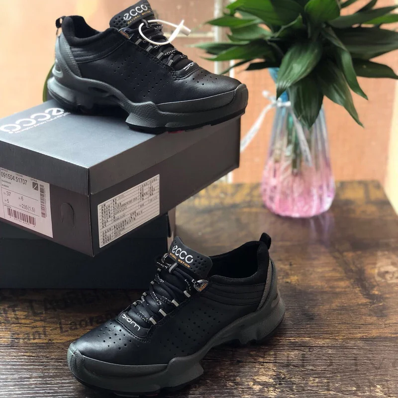 

Genuine Leather Golf Shoes Men Size 39-45 Anti Slip Walking Sneakers Outdoor Comfortable Walking Footwears Mens Sneakers