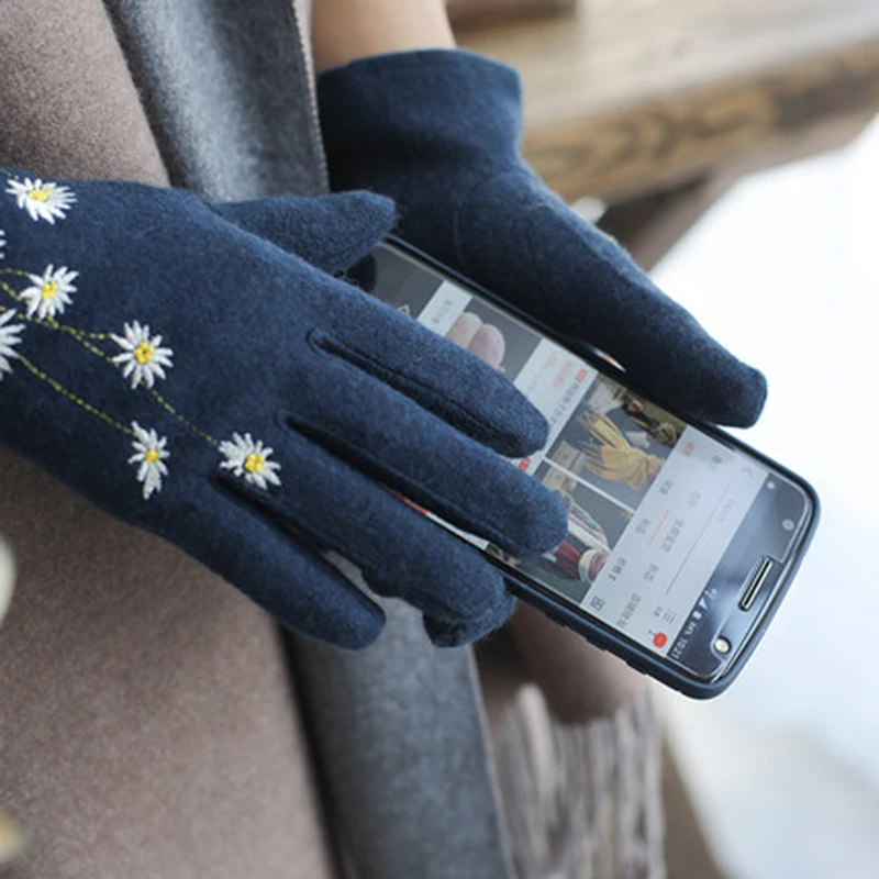 Модные шерстяные бархатные плотные теплые перчатки с вышитыми цветами для езды