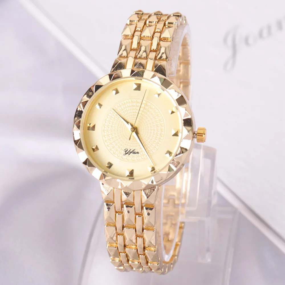 Новое поступление женские кварцевые часы с ремешком из сплава модные