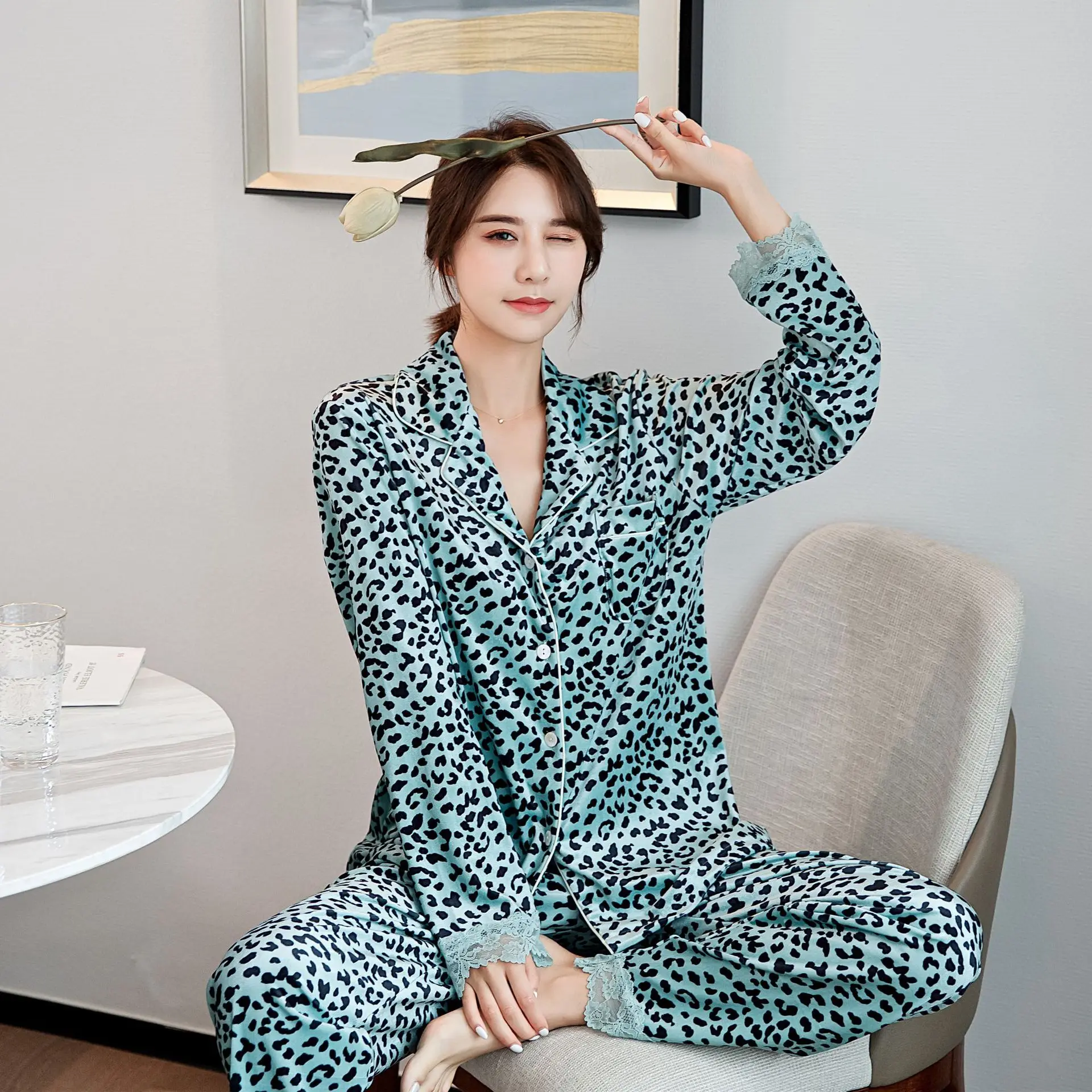 

Autumn New Leopard Print 2PCS Pajamas Set Sexy Notched Sweet Lace Trim Sleep Suit Velour Sleepwear Lounge Home Clothes Nightwear