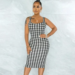 

Summer Ladiess Irregular Plaid Print Skinny Dress Sexy Square Collar Backless Suspender Mid-length Dress for Women 2021