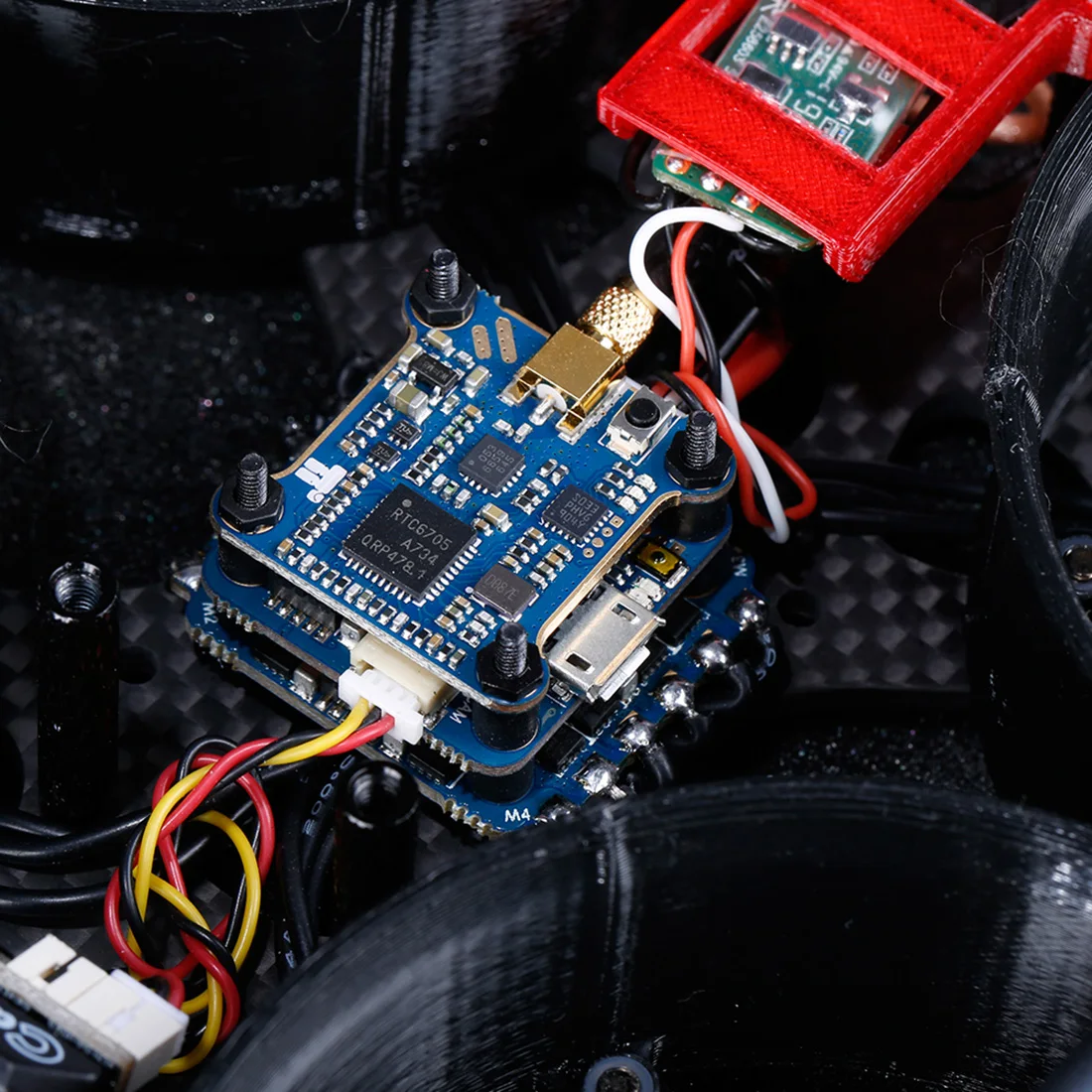 IFlight MegaBee V2 3 дюйм(ов) радиоуправляемого летательного аппарата FPV Cinewhoop с SucceX F4 игровые джойстики 35A 4-в-1 ESC XING 1408 3600KV бесщеточный двигатель