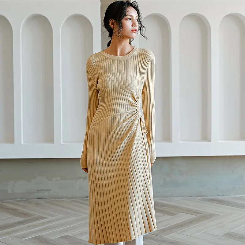 Женское трикотажное платье LANMREM Осеннее однотонное с круглым вырезом и длинным