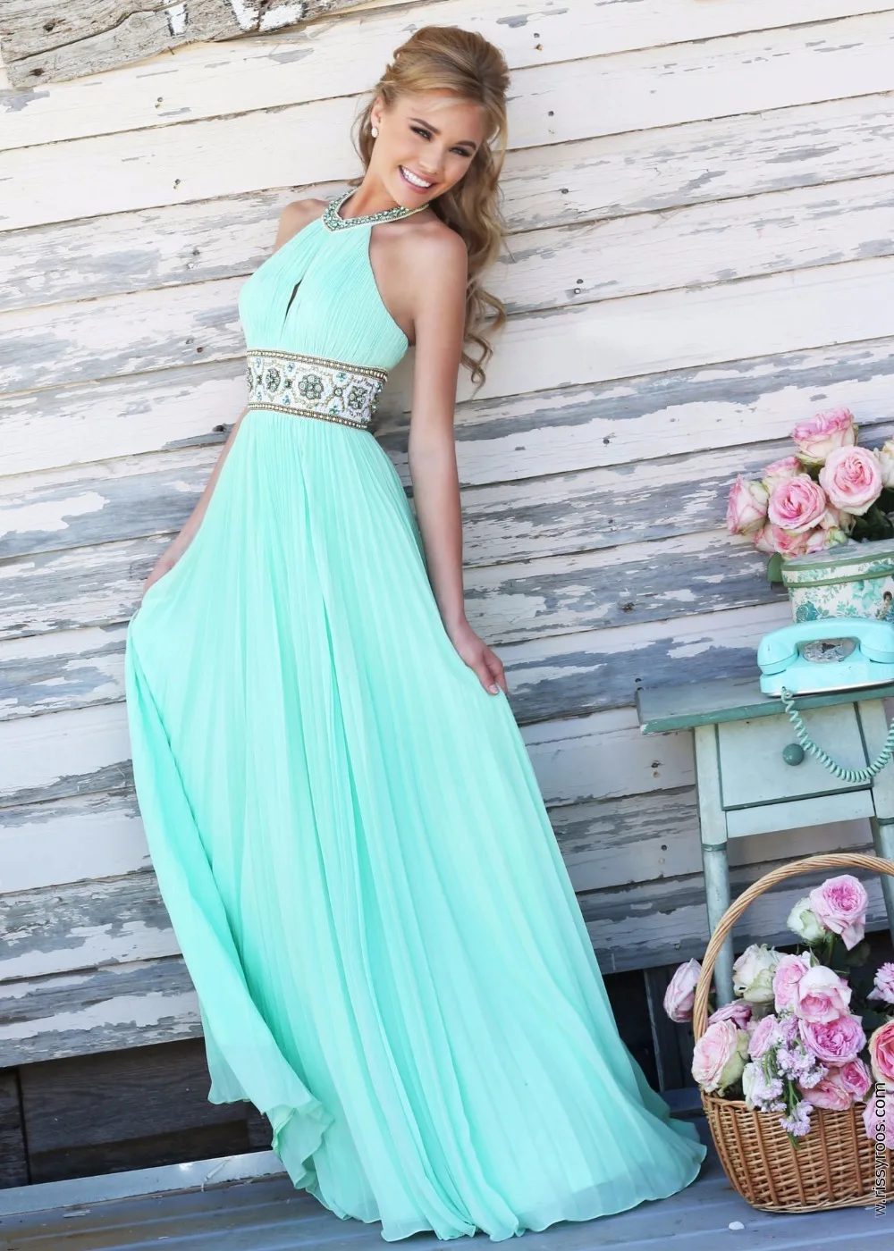 Платье женское Плиссированное с открытыми плечами однотонное свободное платье